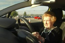 Britanci planiraju obavezne očne preglede za vozače starije od 70 godina