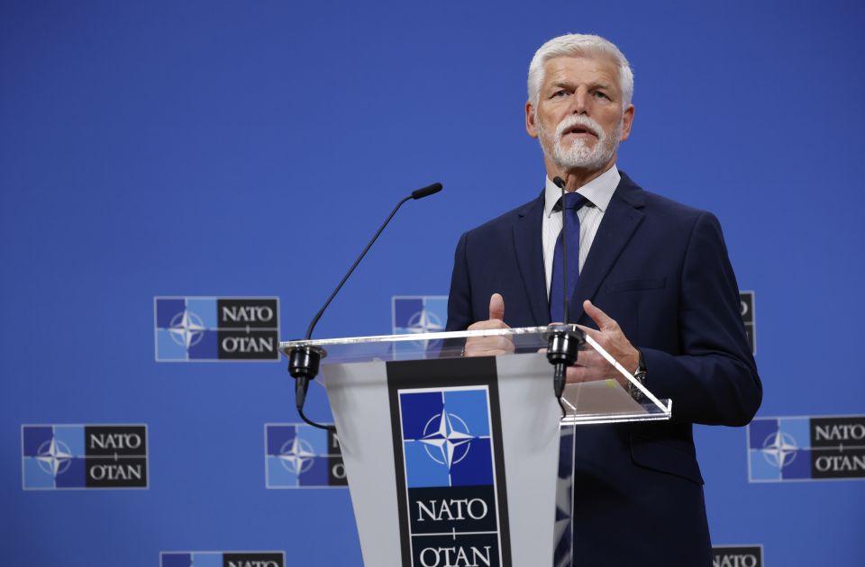 Kina prekinula sve veze sa českim predsednikom jer se sastao sa Dalaj Lamom
