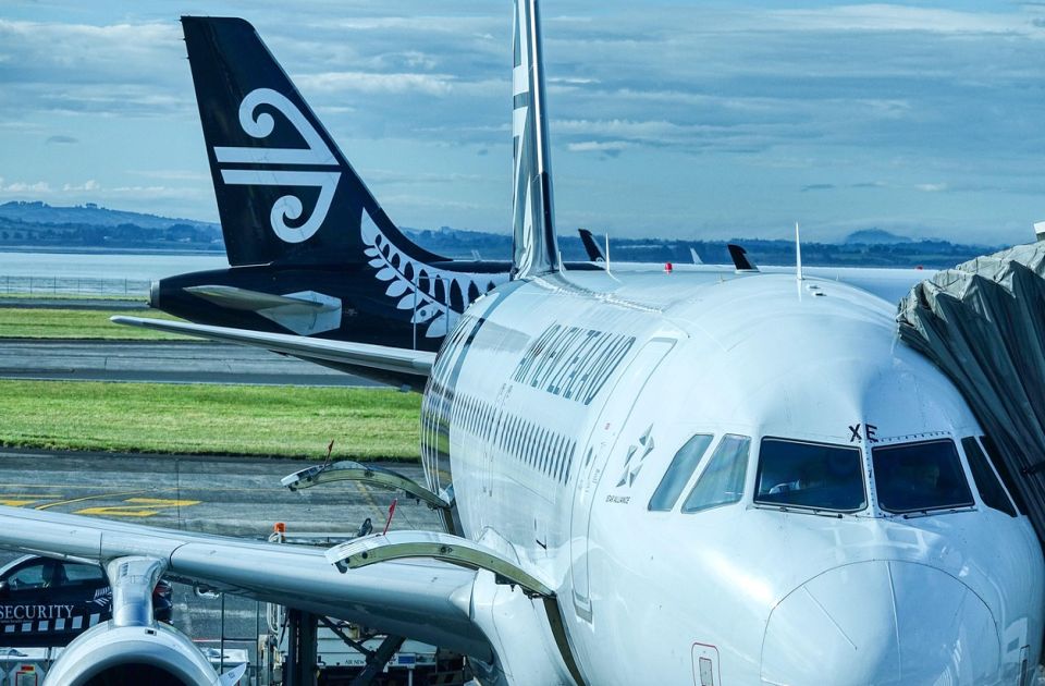 FOTO: Avio-kompanija dodaje krevete na sprat u avione, zabranjuje grickalice, mirise i maženje