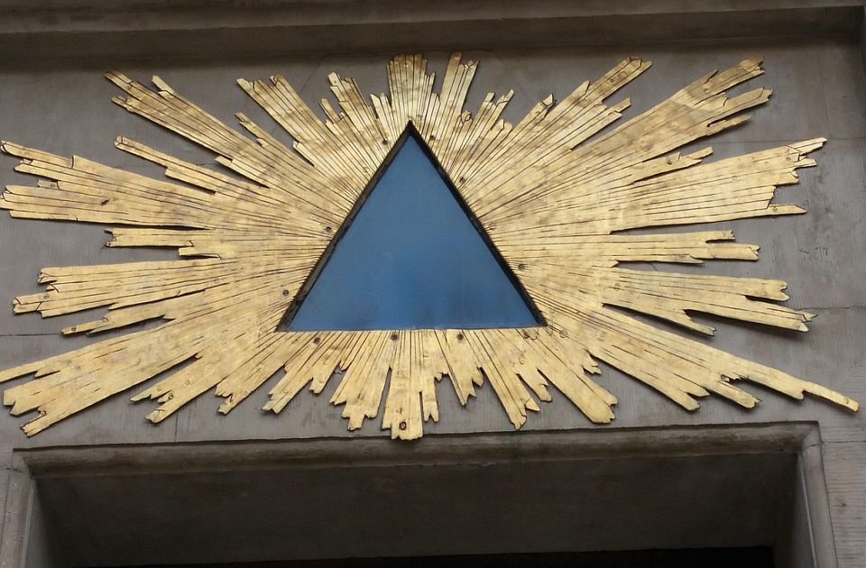 VIDEO: Londonski masoni tvrde da neće da budu tajna organizacija, objavljuju snimke rituala uz tehno muziku