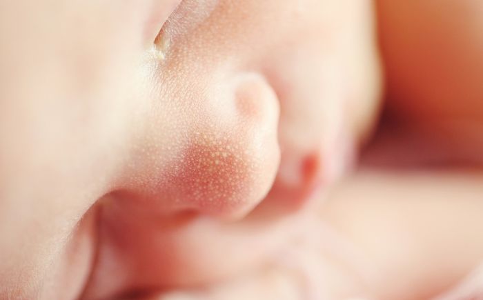 Beba rođena nakon šest pobačaja preminula u pregrejanom automobilu