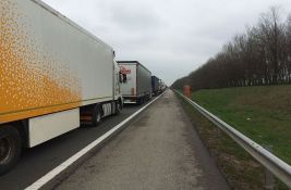 Kamioni na granicama čekaju više sati da izađu iz Srbije
