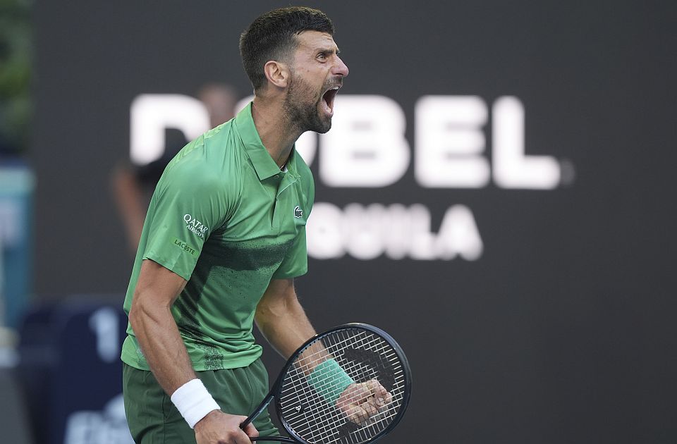 Novak 100. pobedom ubedljivo do četvrtfinala Rolan Garosa: Neka se spremi Zverev