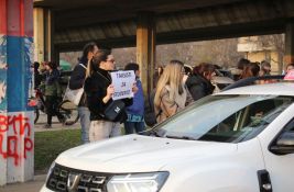 Okupljanje kod Rektorata: Novosađani kreću za Beograd - SOS taksi predvodi kolonu