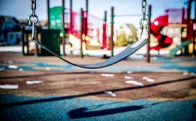 Počela primena pravilnika za veću bezbednost na dečijim igralištima