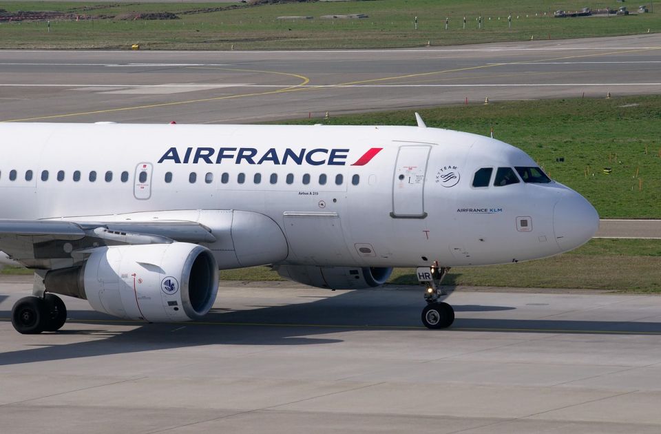 Jedna avio-kompanija uvodi besplatan Wi-Fi na svojim letovima Jedna avio-kompanija uvodi besplatan Wi-Fi na svojim letovima