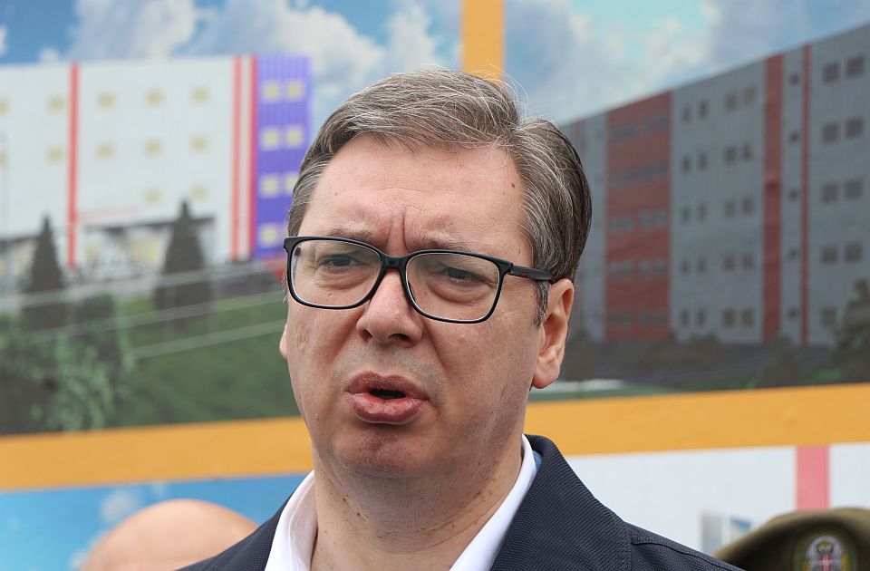 Vučić: Agresivna građanska skupina u Novom Sadu, drago mi je da su došli "Sokolom"