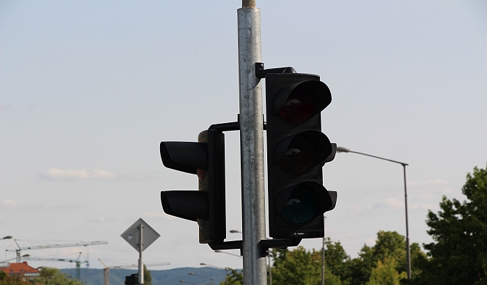 Treći put tender za postavljanje pešačkih semafora u Jevrejskoj, Futoškoj i na Limanu