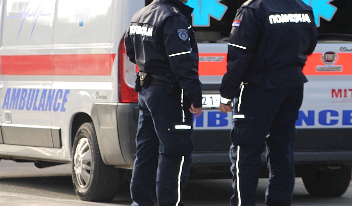 Tela muškarca i žene pronađena u automobilu u Pančevu