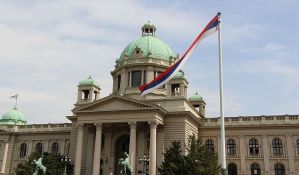 Predstavnici opozicije iz protesta u holu Skupštine tokom cele noći