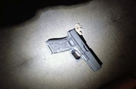 Četvorica uhapšena u Novom Sadu: Pucali u kafani na Klisi, tukli goste, gađali ih, pokrali...