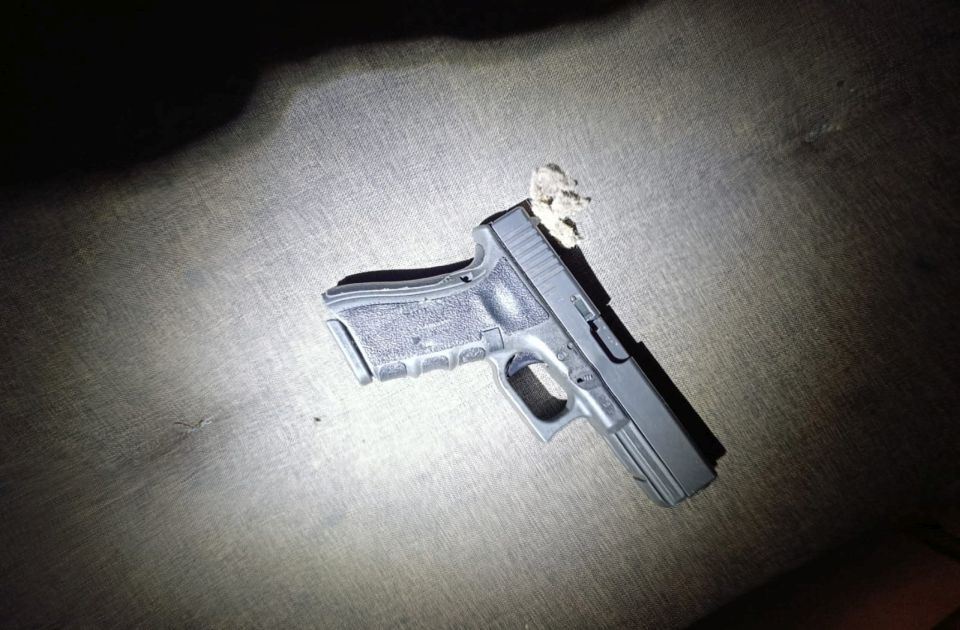 Četvorica uhapšena u Novom Sadu: Pucali u kafani na Klisi, tukli goste, gađali ih, pokrali...