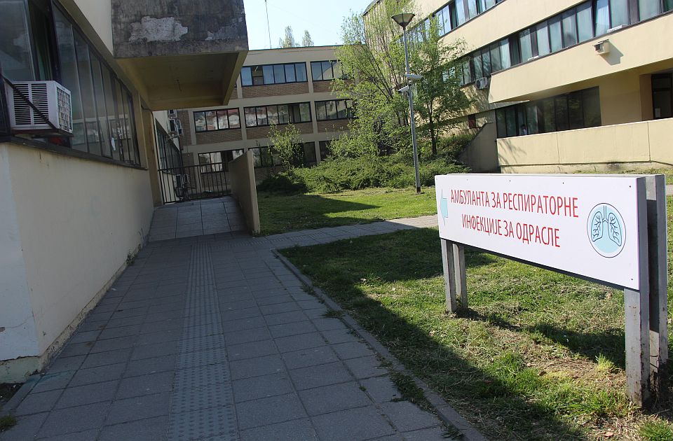 Stojanović: Ko ne veruje u broj zaraženih, neka dođe ispred kovid ambulante