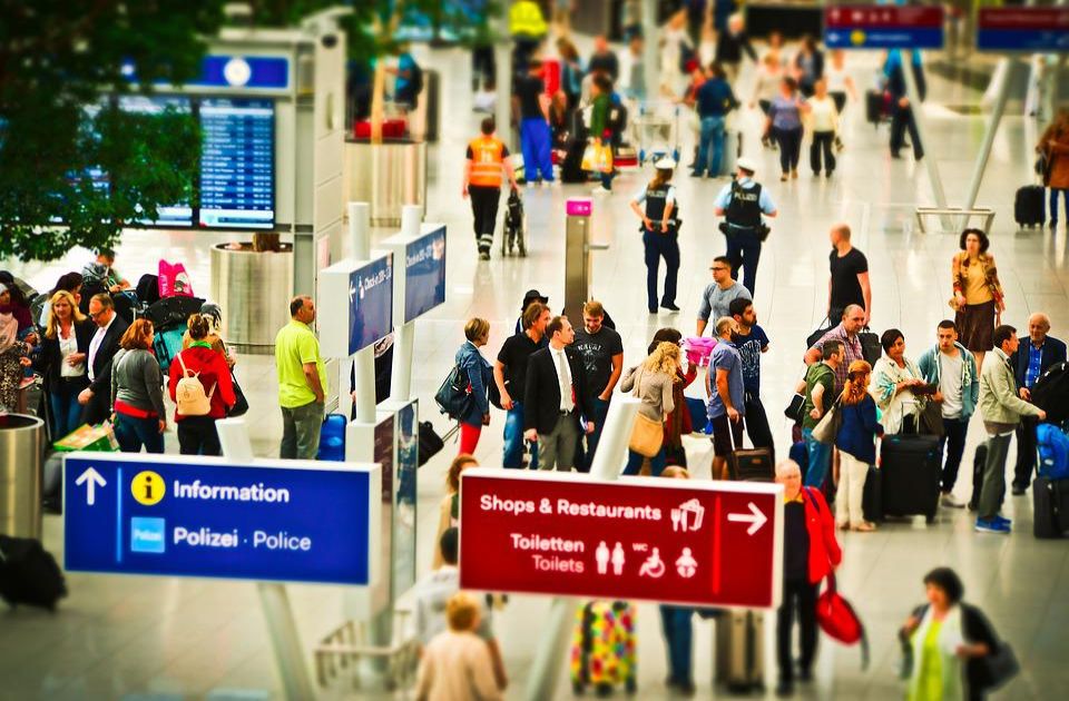 Aerodrom Luton u Londonu otkazuje letove zbog vreline