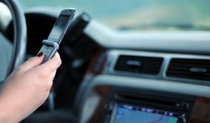 Predlog da policija kontroliše da li su vozači kuckali SMS pre udesa