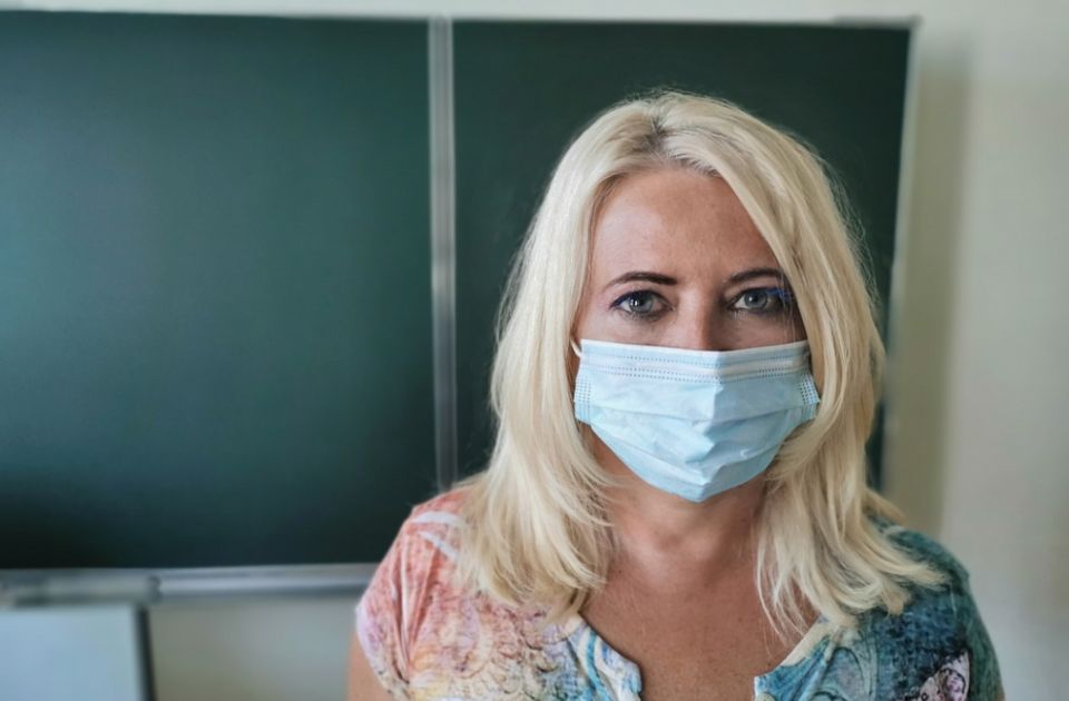 Od danas novina u školama: Učenici i nastavnici sve vreme nose maske