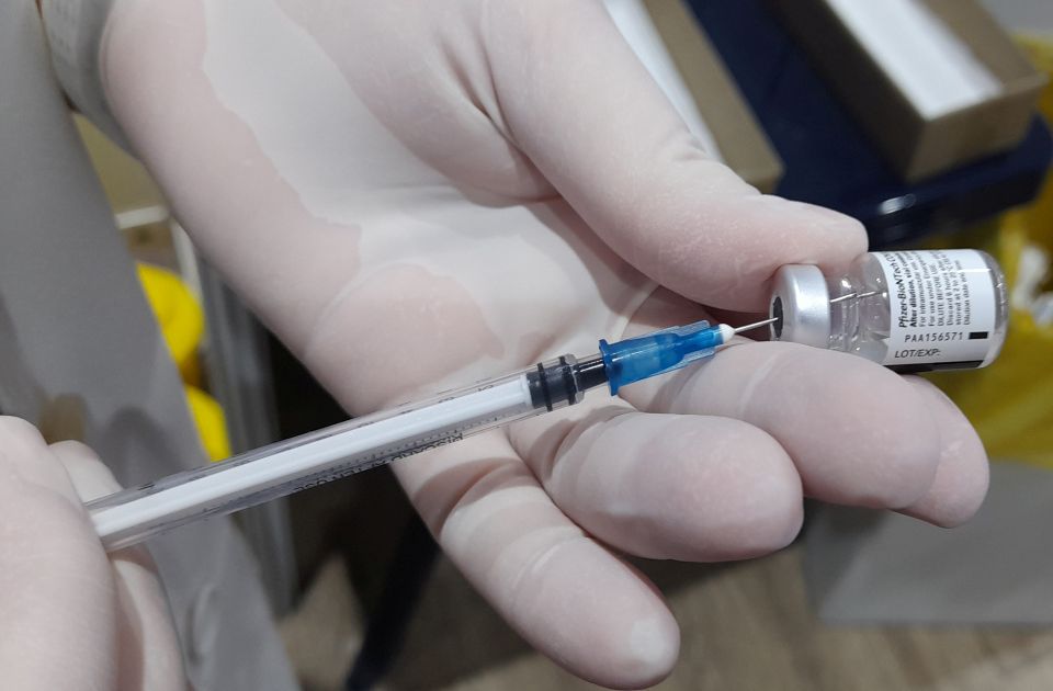 FDA: Rizik od upale srčanog mišića kod vakcinisanih Fajzerom i Modernom