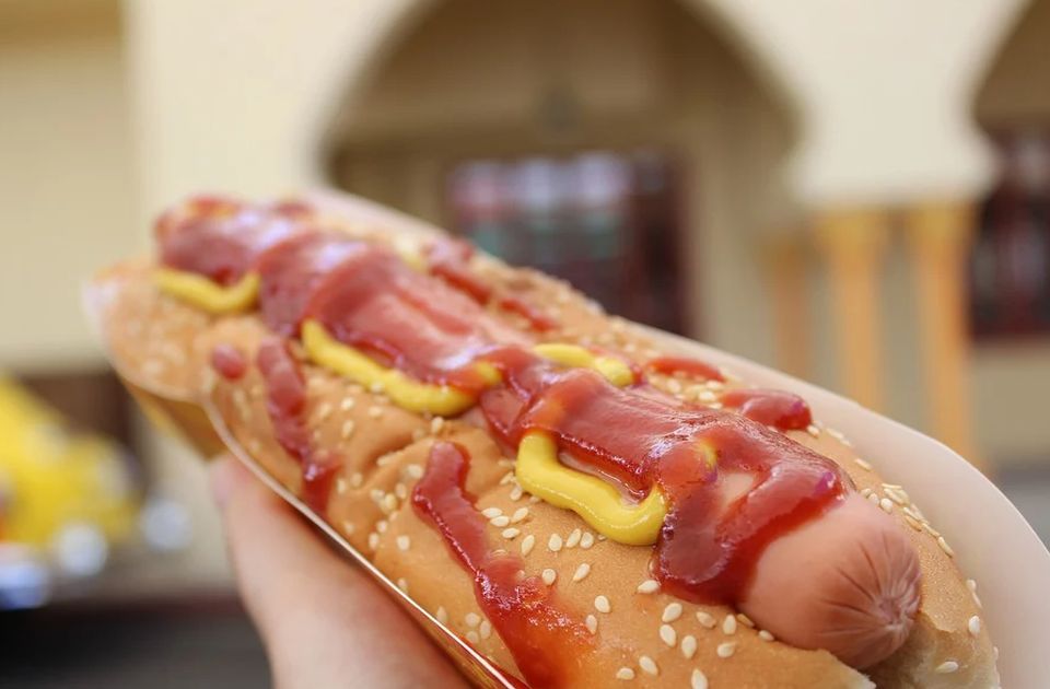 Za dva hot doga sa pomfritom ostavio bakšiš od 16.000 dolara