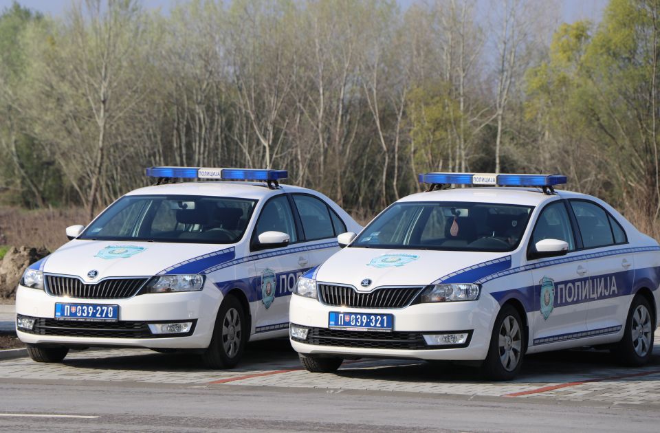 Nožem napadnuti policajci u Beogradu, jedan teže povređen