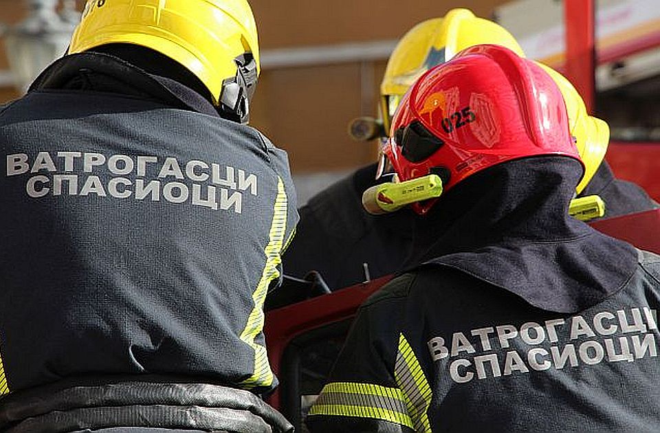 Požar na krovu zgrade Poreske uprave u Beogradu