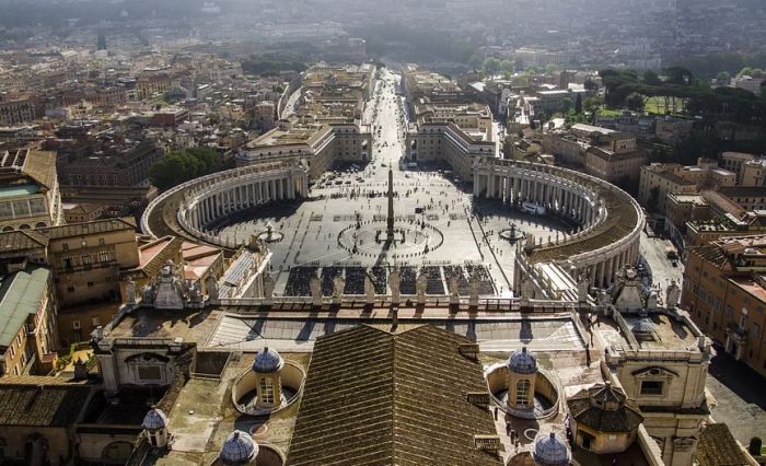 Koliko novca Vatikan zaista izdvaja za dobrotvorne svrhe?
