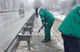 Zimske službe svih novosadskih preduzeća na terenu, čisti se i na sremskoj strani grada