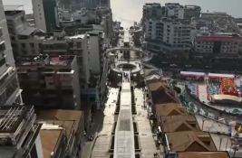 VIDEO Kinezi napravili najduže pokretne stepenice na svetu: Protežu se uz planinu