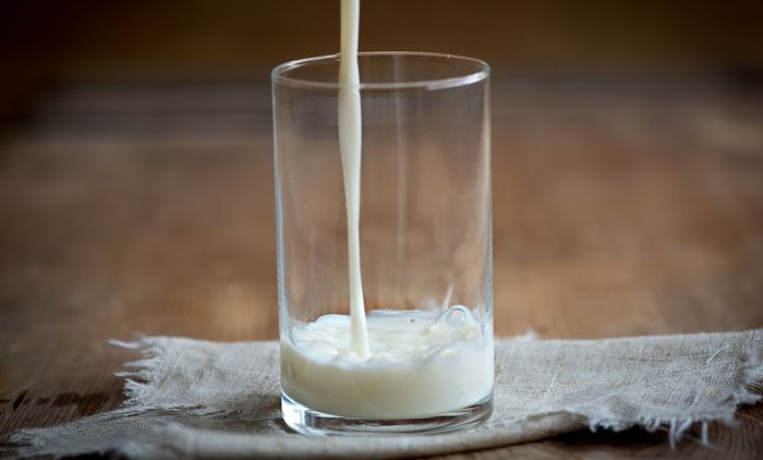 Šta stvarno znači kad mleko ima 1,8 ili 2,8 odsto mlečne masti? 