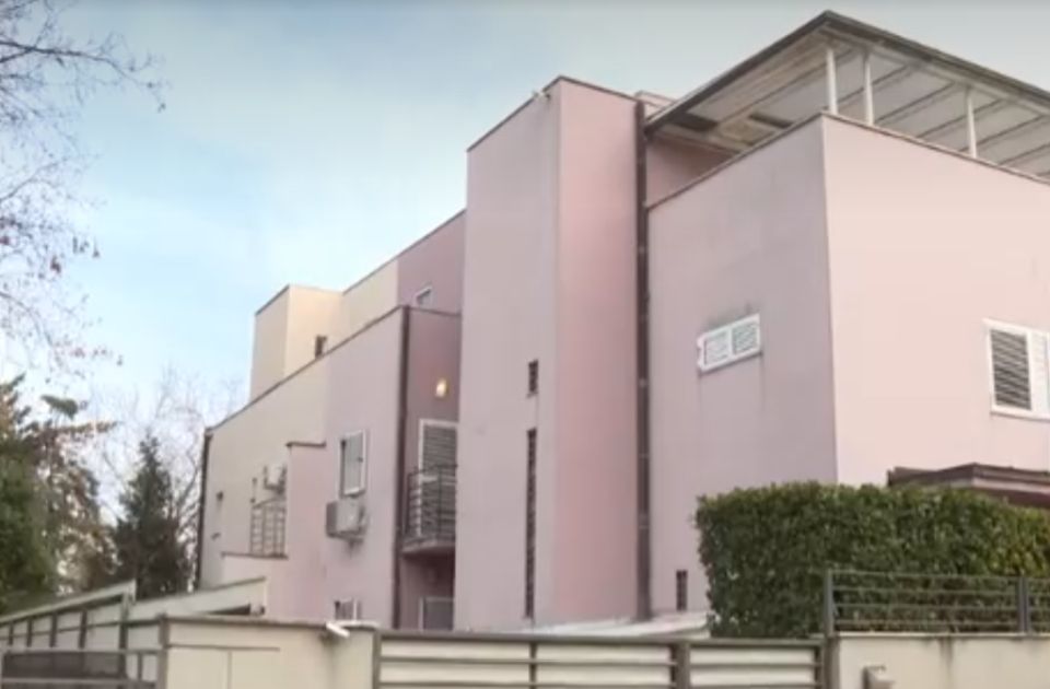 Uhapšen jedan od osumnjičenih za bacanje bombe na kuću Zdravka Čolića, za drugim se traga