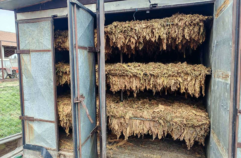 FOTO: Krivična protiv dvojca iz Šapca zbog nelegalnog duvana 