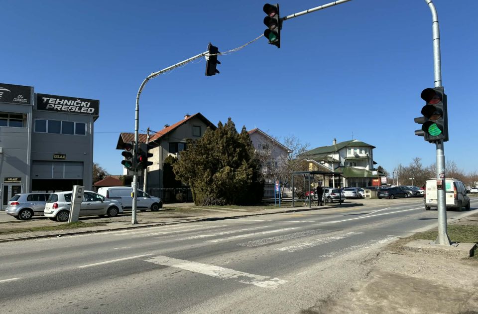FOTO: Opasna raskrsnica na Klisi, roditelji zabrinuti za bezbednost dece
