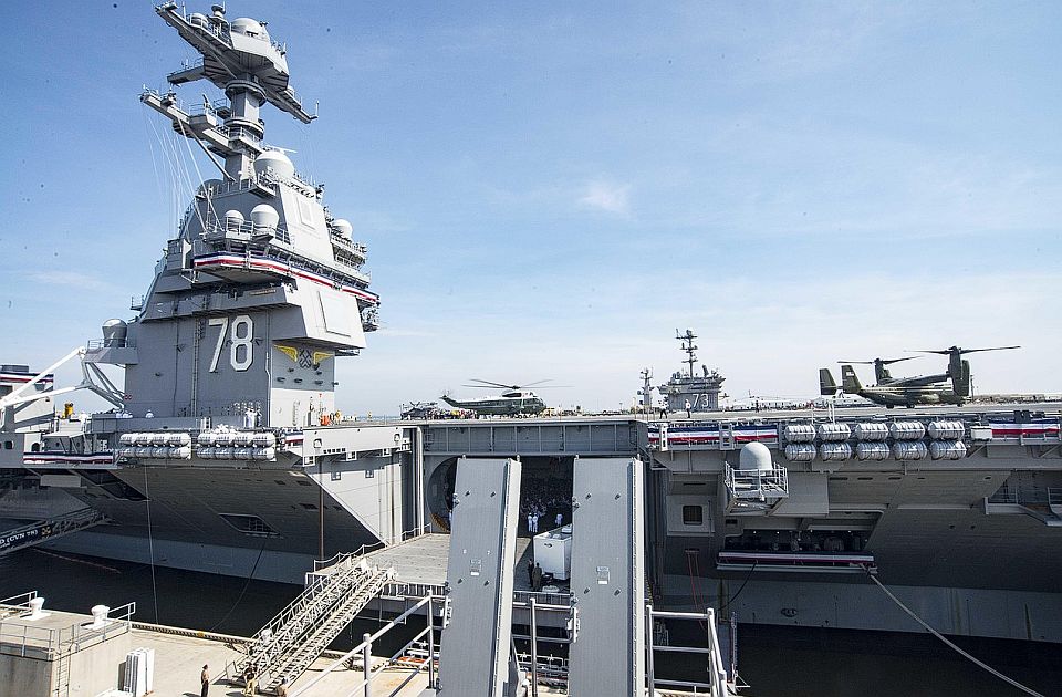 Ozbiljno stanje: Zapušeni toaleti na najvećem nosaču aviona