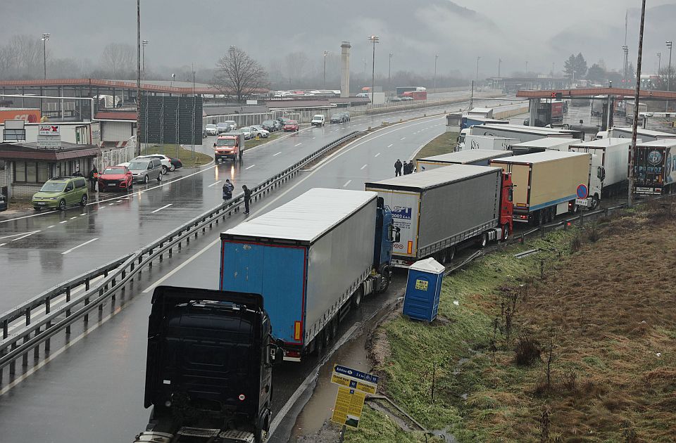 Udruženje prevoznika: Blokiramo i dva izlaza prema Bugarskoj, firme pritiskale vozače da se tuda provuku
