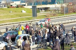 Blokade: Kod Sava centra policajci legitimisali učesnike, u Preljini povređena žena