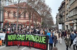 VIDEO: Protest u Novom Sadu održan uz manje incidente i provokacije