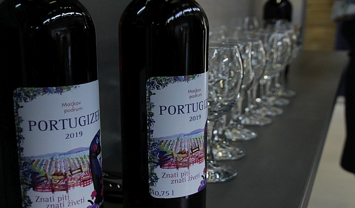 Besplatna degustacija vina, Apsolutno romantično i iriški delikatesi na Mačkovom danu mladog portugizera