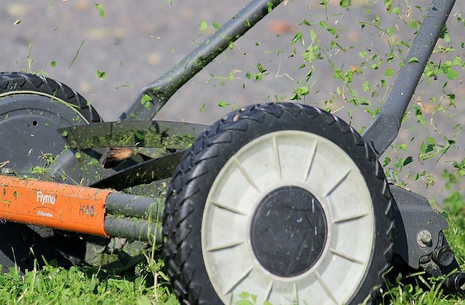 Izmenjen režim saobraćaja na deonici petlja Beška - petlja Novi Banovci, razlog - košenje trave