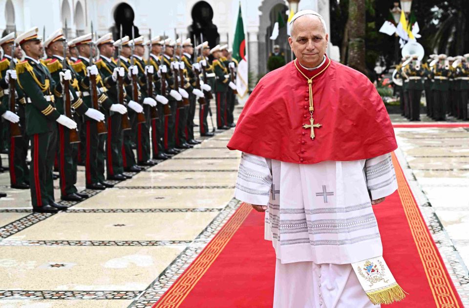 Papa: Nastaviću da govorim protiv rata uprkos Trampovim kritikama