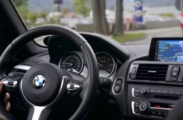Vozač koji je vozio u suprotnom smeru na Gazeli kažnjen sa 120.000 dinara i devetomesečnom zabranom vožnje