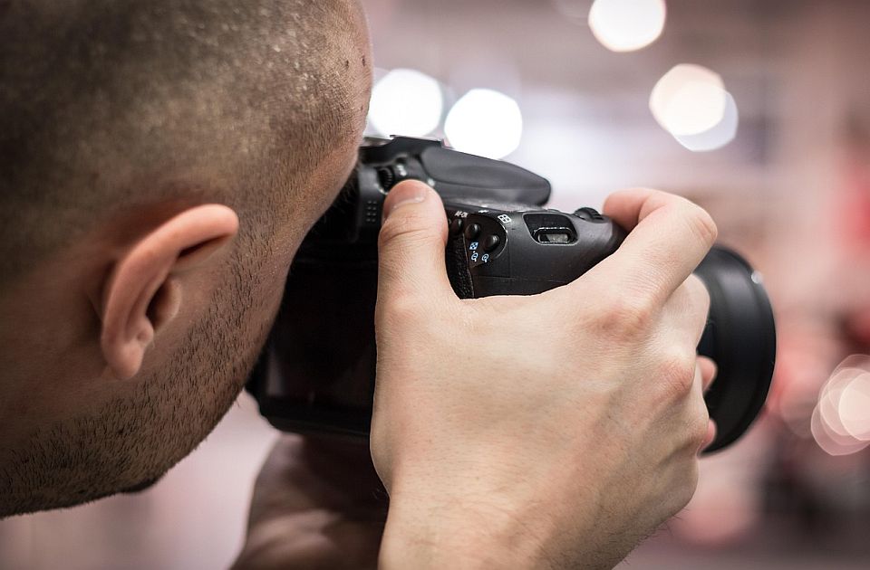 Donatosko veče u nedelju u Šemroku: Kupite fotografiju i podržite rad savetovališta Otvoreni krug