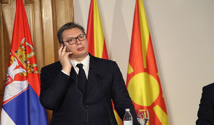 Vučić opozicionaru koji je navodno palio knjigu: Dođi meni lupi vaspitnu umesto Vesiću, nađi jačeg od sebe