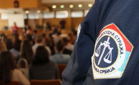 Ginisu ponovo nije bilo dovoljno dobro da iznese odbranu