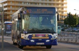 Ukrao gradski autobus i pola sata se vozao po Parizu
