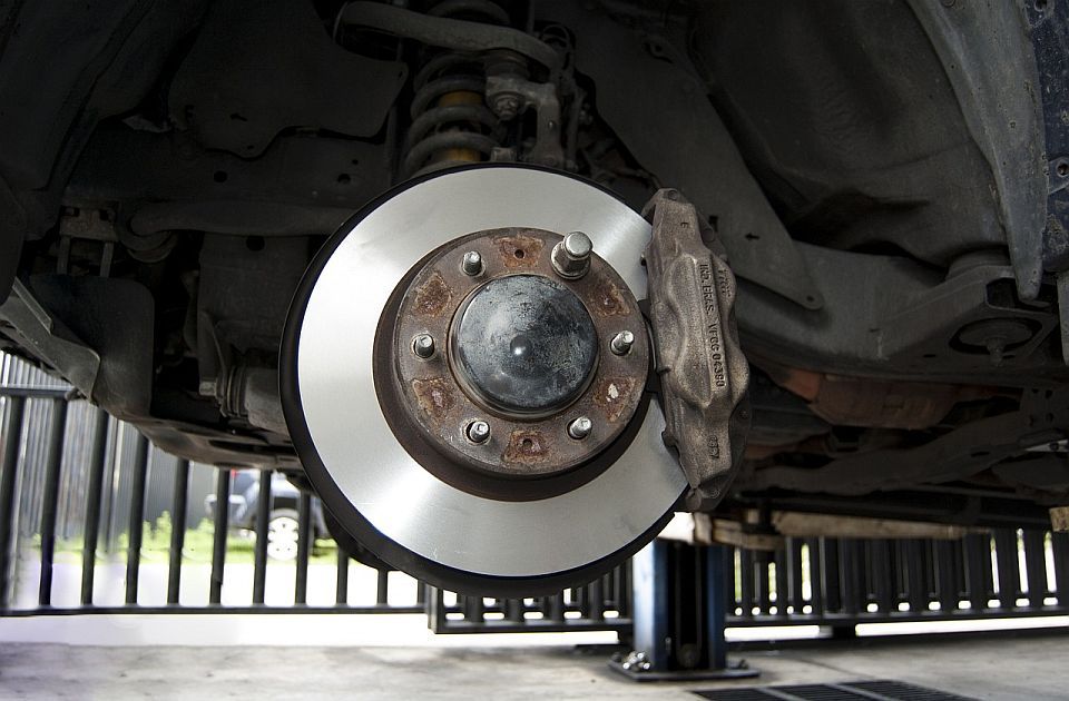Evropska automobilska industrija u krizi, to će uticati i na Srbiju