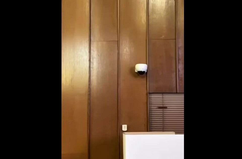 VIDEO: U Sremskoj Mitrovici tajno glasanje ispod kamere