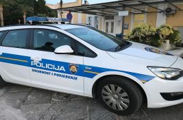 Četiri policajca u Splitu povređena prilikom intervencije u sedištu 