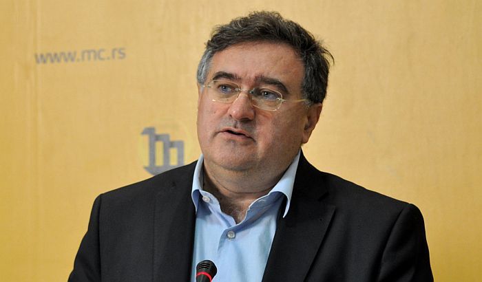 Vukadinović: Besmisleno pitati građane šta im predstavlja peti oktobar