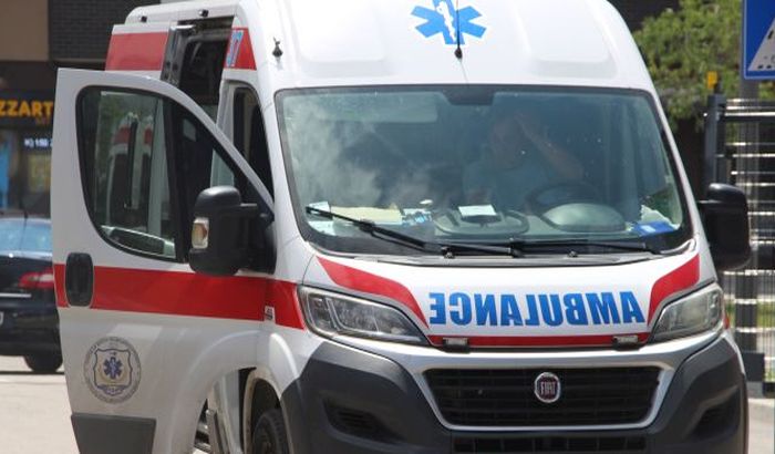 Poginuo motociklista kod Beograda, sleteo u kanal