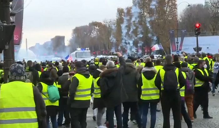 Žuti prsluci pozivaju građane da povuku sav novac iz banaka