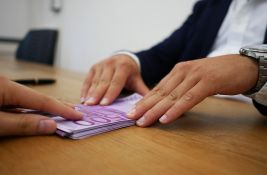 Radnik banke proneverio novac 20 klijenata: Prisvojio skoro 740.000 evra